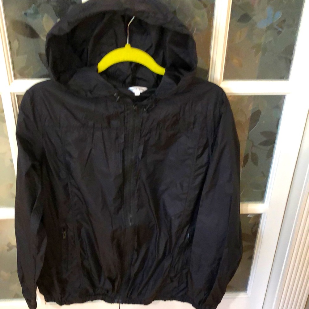 Travel piece ,wind breaker ,easy luggage must have.